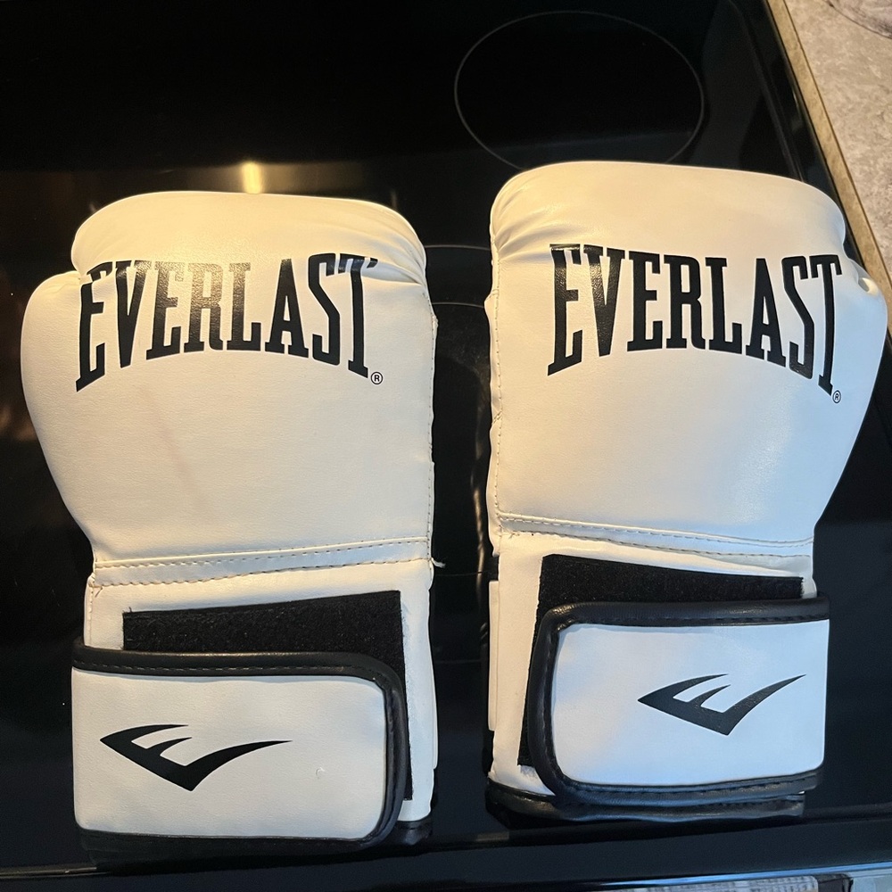 Boxing gloves